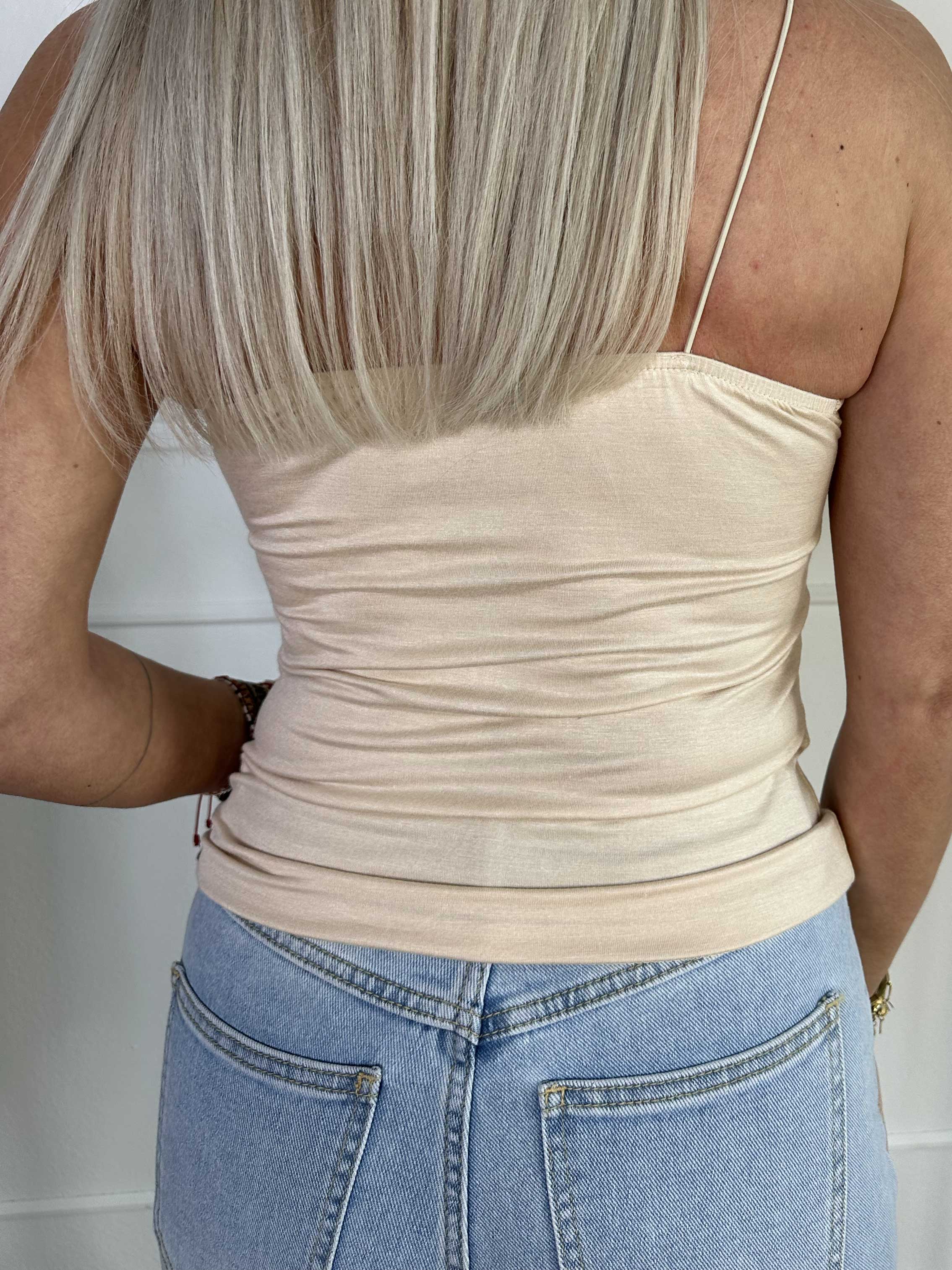 Bonnie - Basis top i blød viskose med spaghettistropper